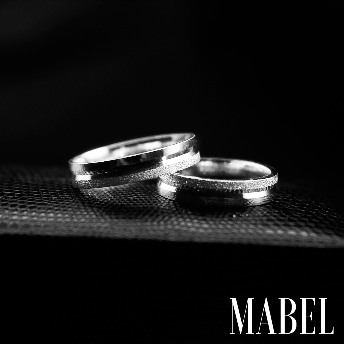 Aliança Espanha + Brinde Exclusivo: Anel Solitário, Foto Polaroide e Colar Ponto de luz