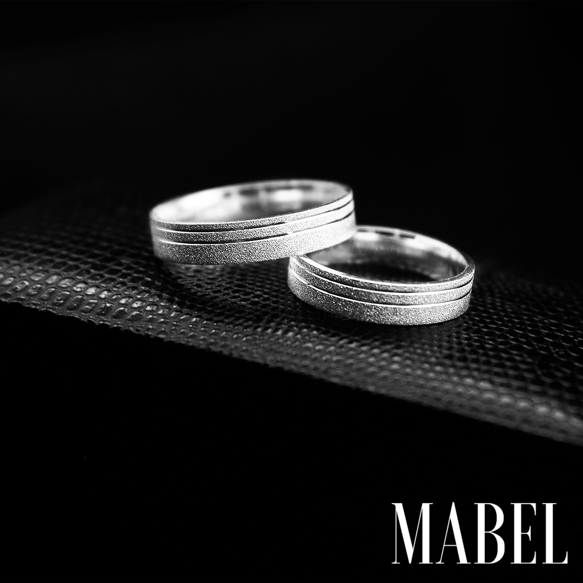 Aliança Portugal + Brinde Exclusivo: Anel Solitário, Foto Polaroide e Colar Ponto de luz