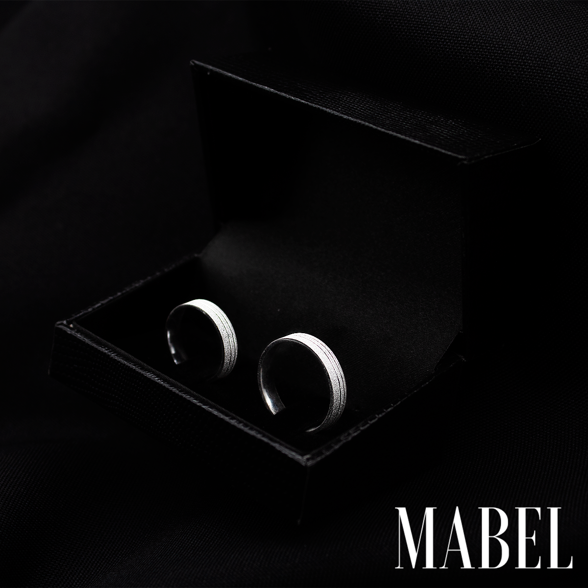 Aliança Portugal + Brinde Exclusivo: Anel Solitário, Foto Polaroide e Colar Ponto de luz