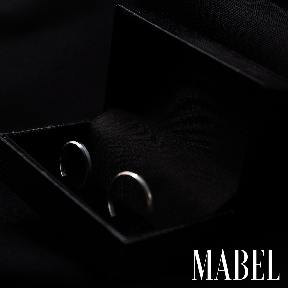 Aliança Paris + Brinde Exclusivo: Anel Solitário, Foto Polaroide e Colar Ponto de luz