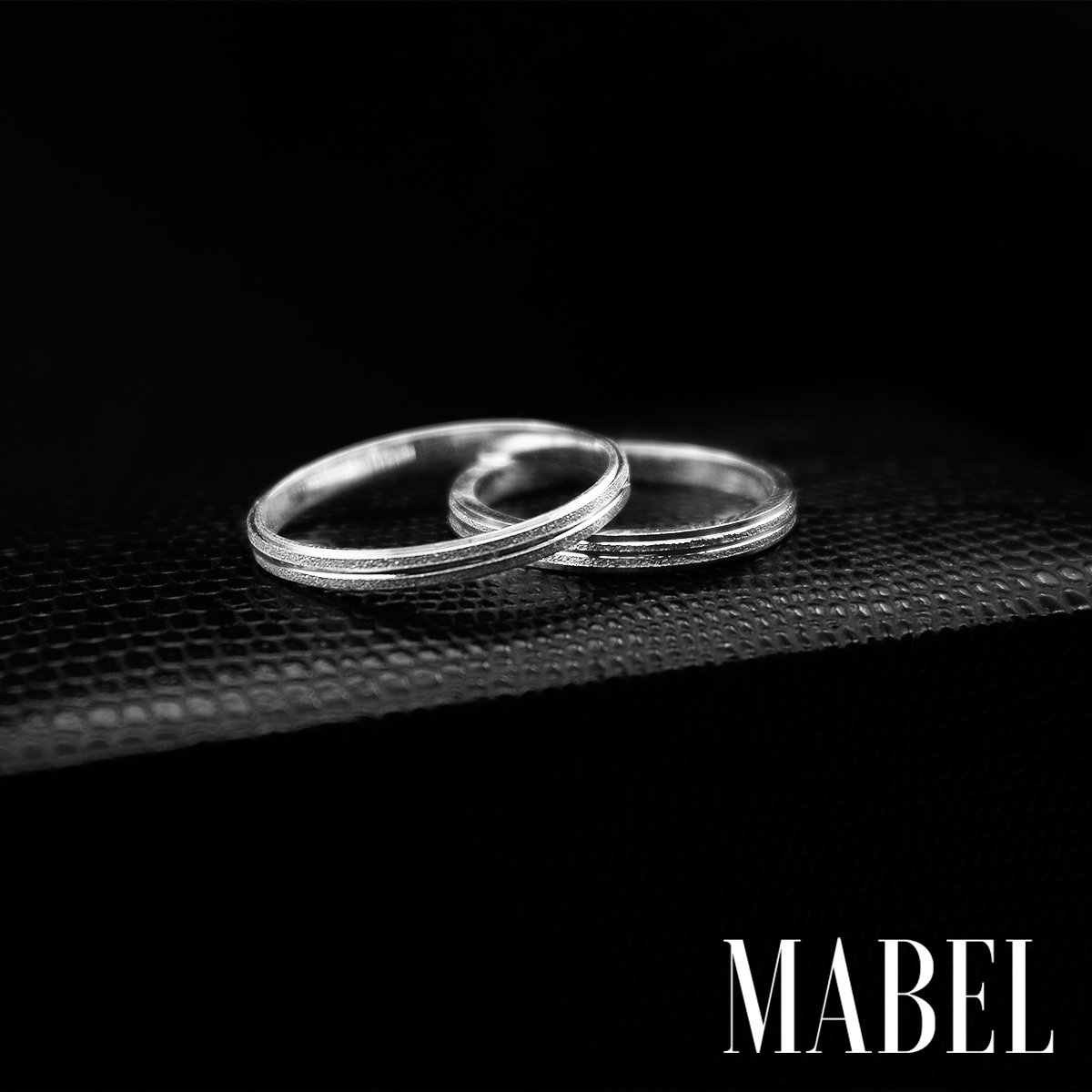 Aliança Holanda + Brinde Exclusivo: Anel Solitário, Foto Polaroide e Colar Ponto de luz