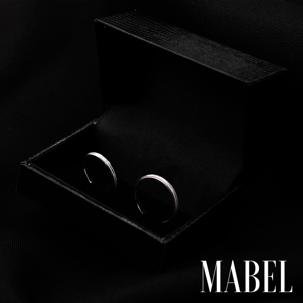 Aliança Holanda + Brinde Exclusivo: Anel Solitário, Foto Polaroide e Colar Ponto de luz