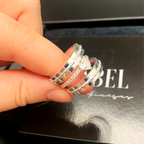 Aliança Mabel + Brinde Exclusivo: Anel Solitário, Foto Polaroide e Colar Ponto de luz