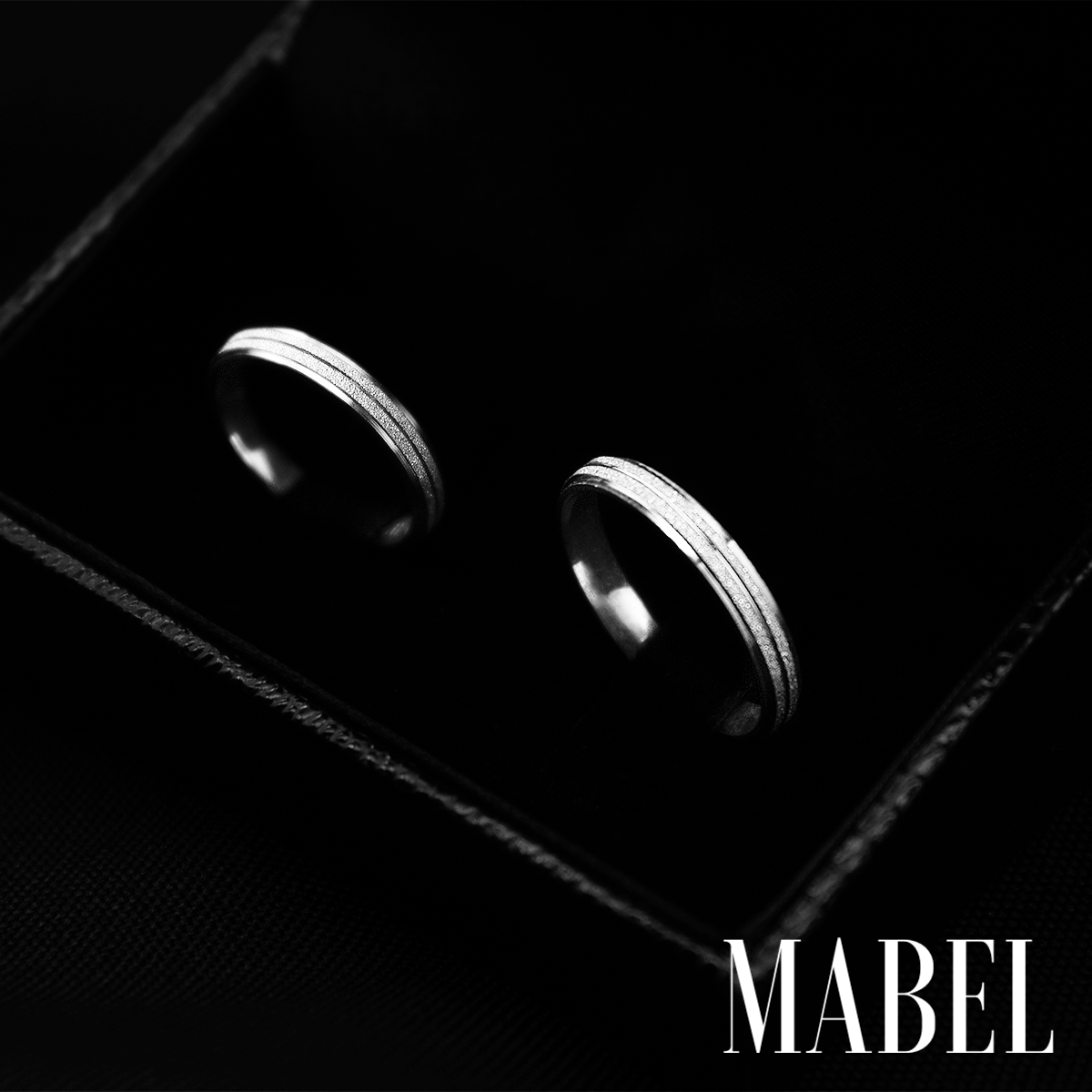 Aliança Francesa + Brinde Exclusivo: Anel Solitário, Foto Polaroide e Colar Ponto de luz