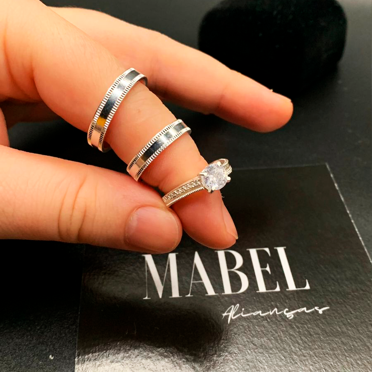 Aliança Africa do Sul + Brinde Exclusivo: Anel Solitário, Foto Polaroide e Colar Ponto de luz