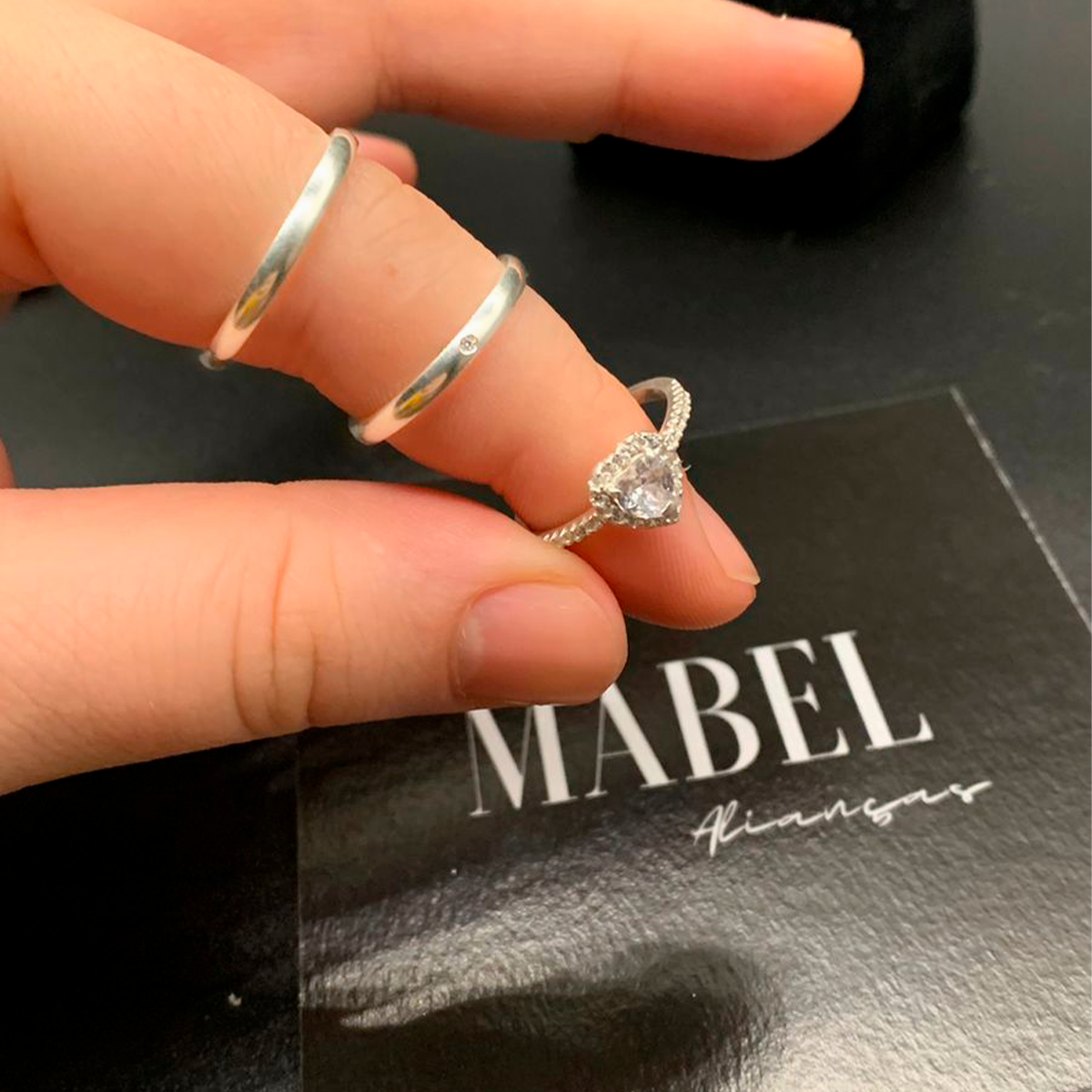 Aliança Maldivas + Brinde Exclusivo: Anel Solitário, Foto Polaroide e Colar Ponto de luz